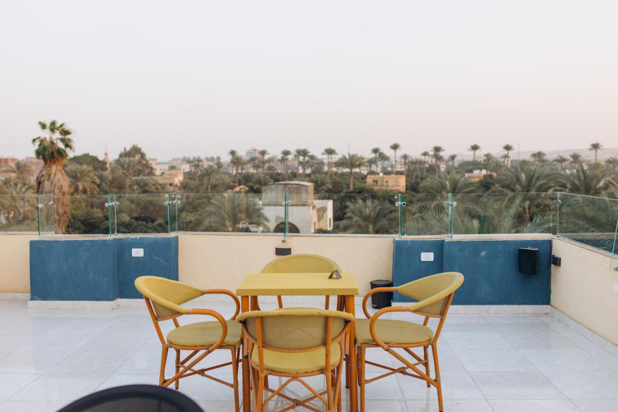 Hotel Regent Pyramids View à Kafret el-Gabal Extérieur photo